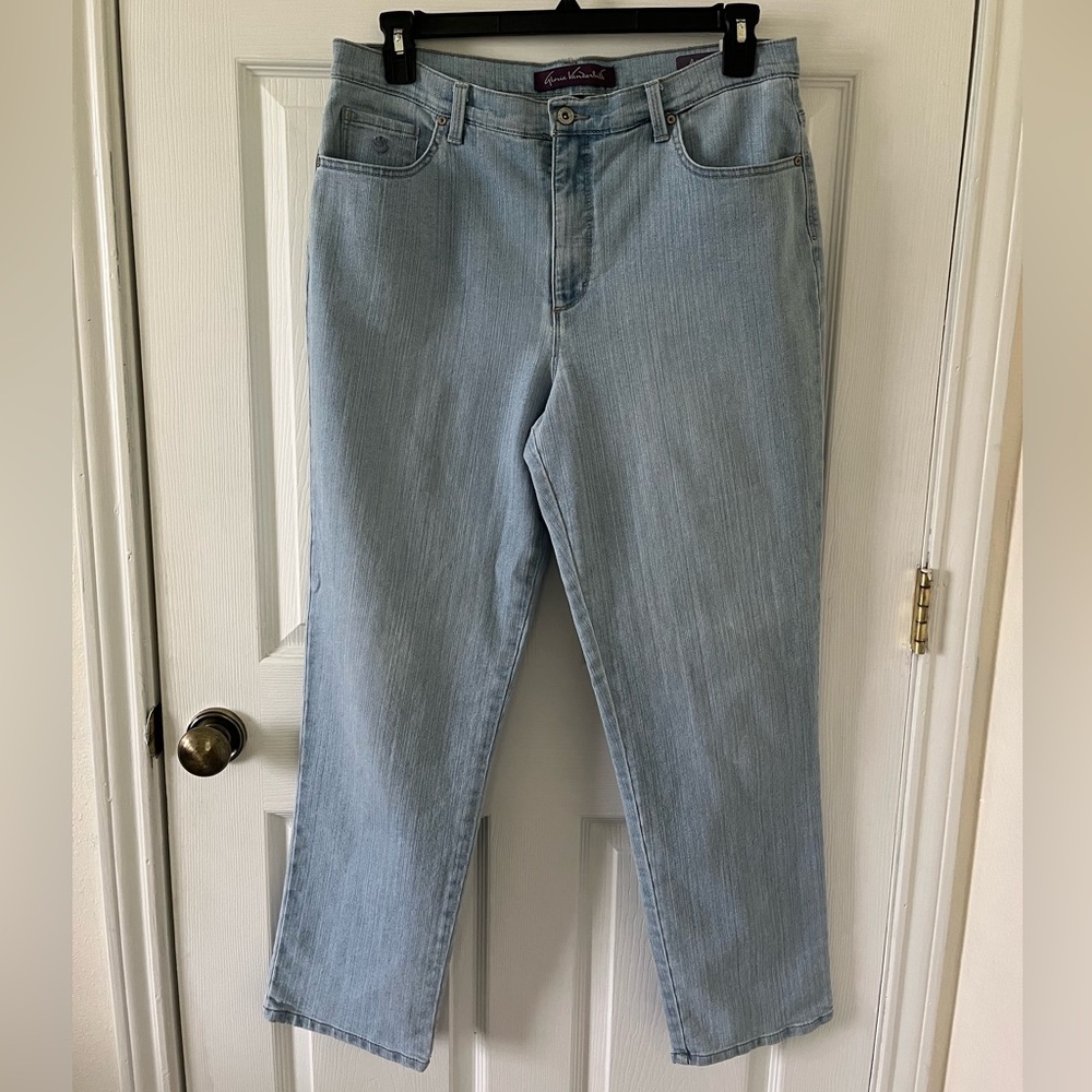 Gloria Vanderbilt Light Blue Straight Leg Jeans